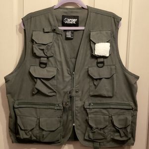 Fishing Vest w/ Loaded pockets! NWT- Sz L/XL